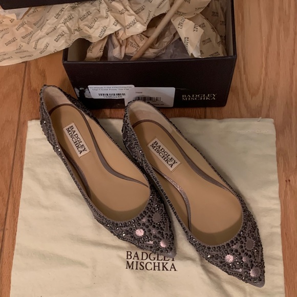 NWT! Badgley Mischka Pewter Gigi Flats - Picture 2 of 10